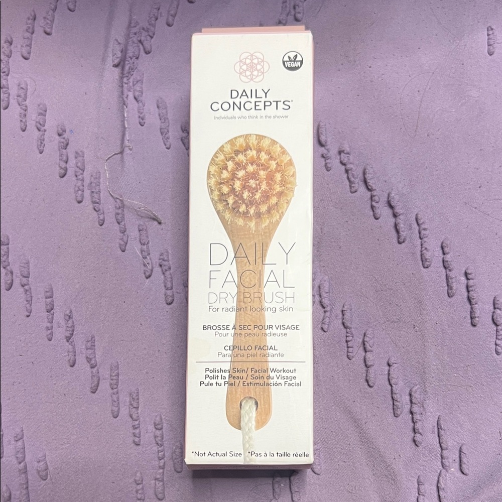 Facial Dry Brush with Natural Handle